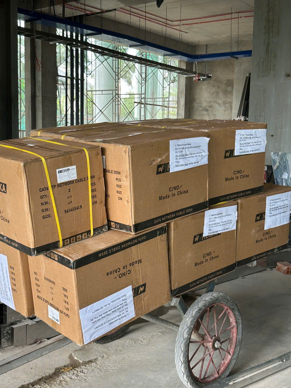 thùng cáp Heizka tại công trình